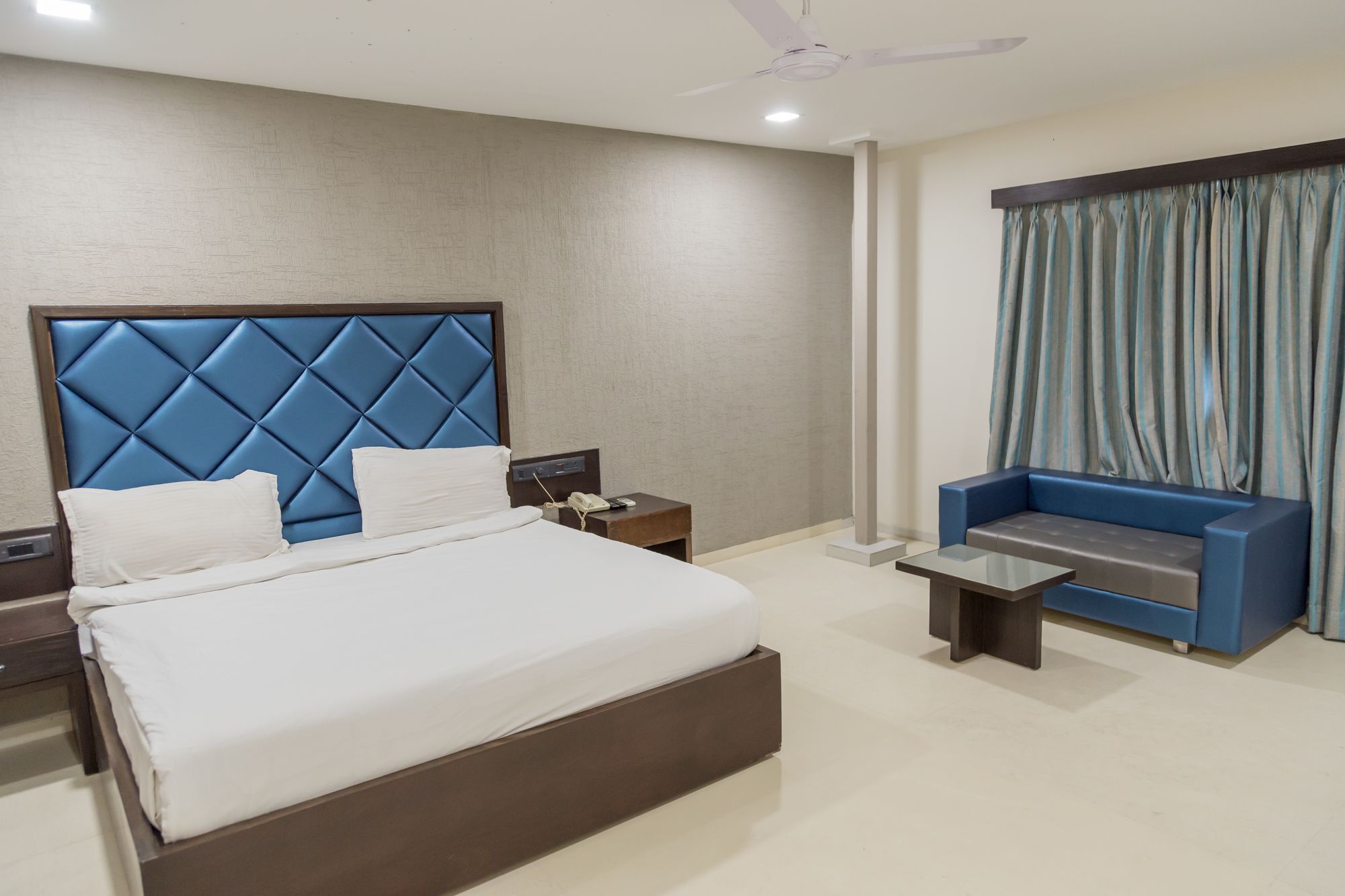 The Silver Leaf Hotel Ahmedabad Ngoại thất bức ảnh